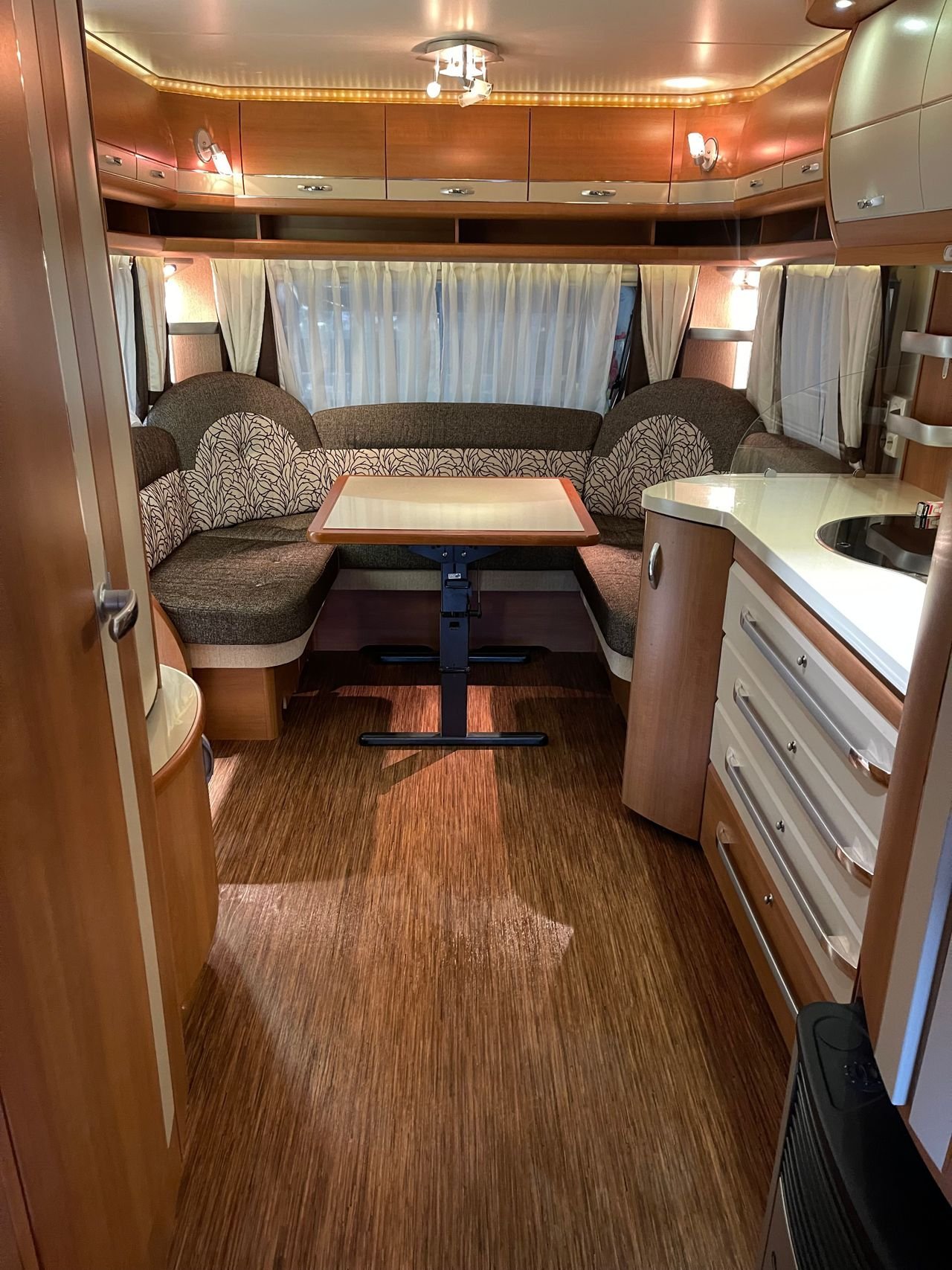 Caravane Hobby 560 Prestige – Image 36