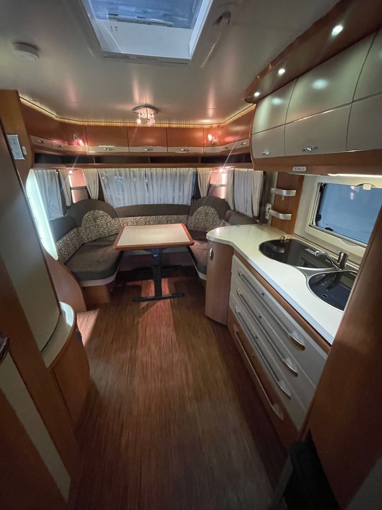 Caravane Hobby 560 Prestige – Image 35