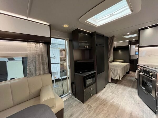 Caravane Polar 680 BSA BLACKLINE – Image 25