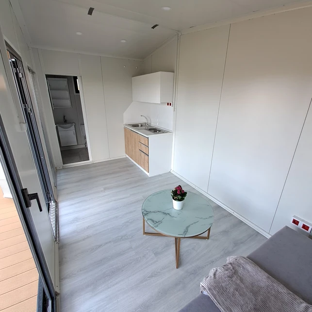 Bungalow Meublé avec Terrasse / Chalet de Jardin – Image 9