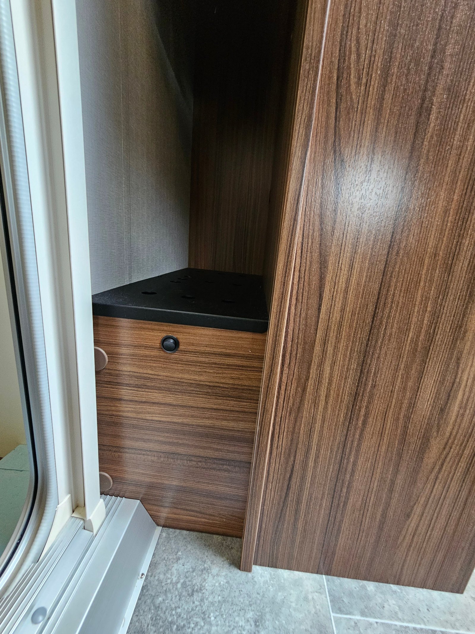 Caravane Customized Polar 730 – Image 15