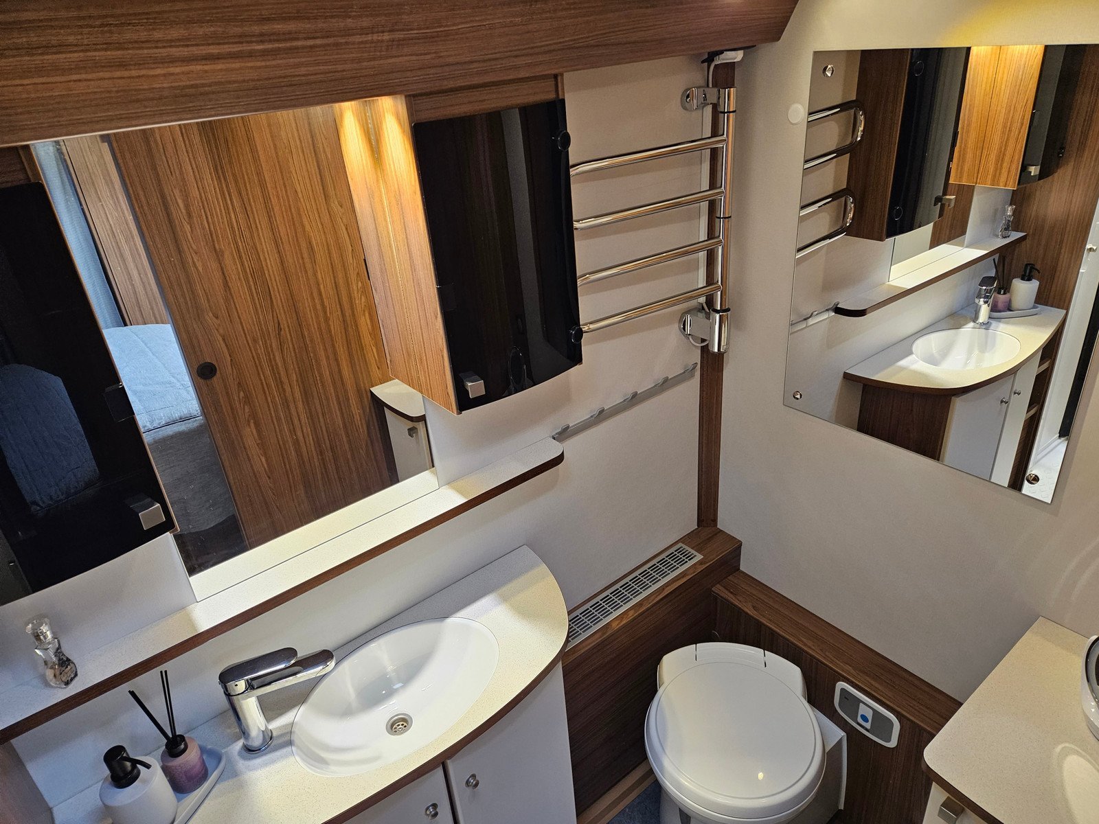 Caravane Customized Polar 730 – Image 8