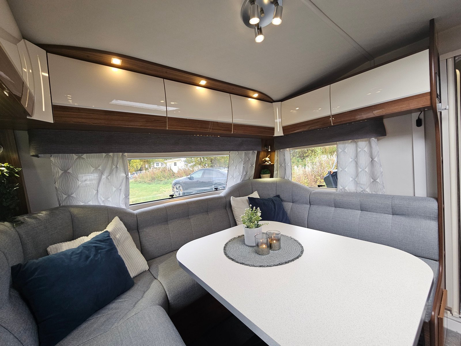 Caravane Customized Polar 730 – Image 20