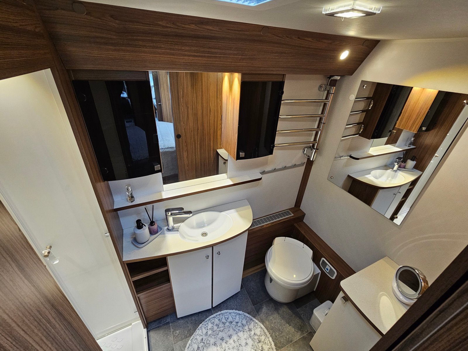 Caravane Customized Polar 730 – Image 12