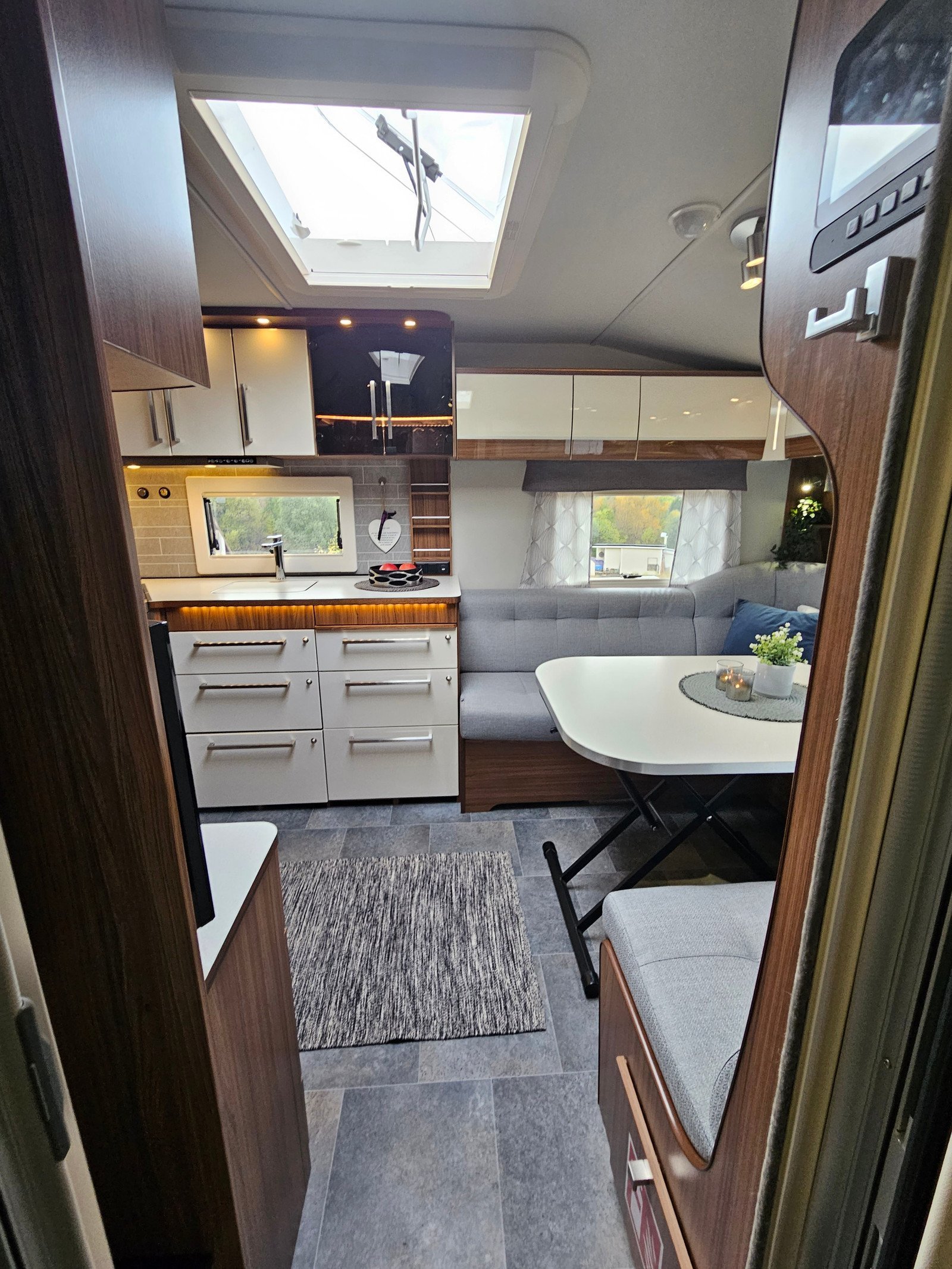 Caravane Customized Polar 730 – Image 16