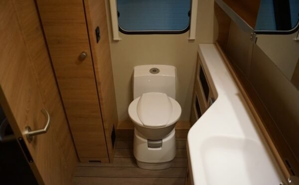 Caravane Knaus SÜDWIND 650 PXB – Image 20
