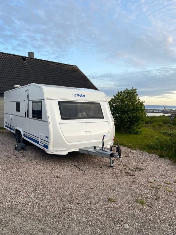 Caravane Polar 680 CTX-BK