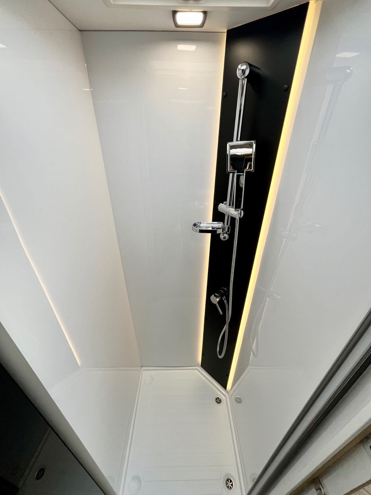 Camping-car Challenger 260 Etape Edition – Image 13