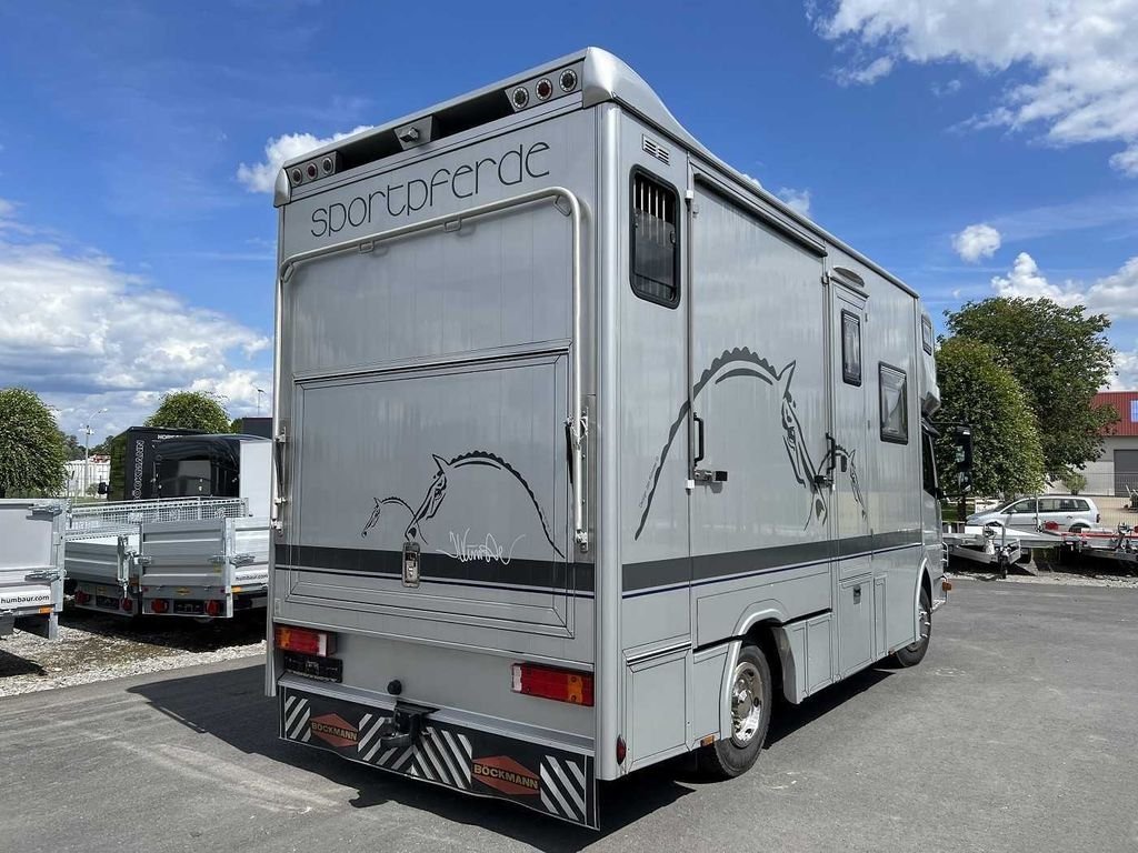 Camion chevaux 3 chevaux Mercedes-Benz – Image 2