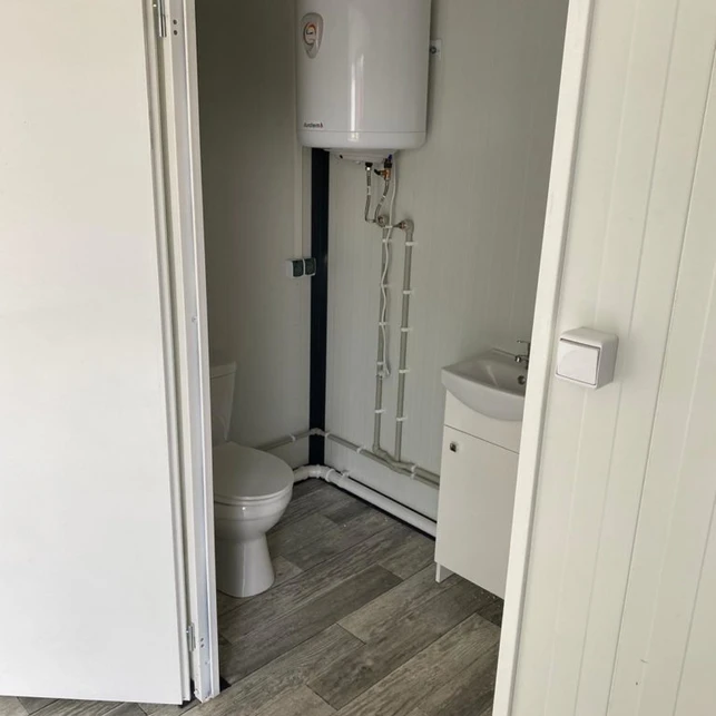 BUNGALOW AVEC SANITAIRES COMMERCIAUX, IMMEUBLE DE BUREAUX ET D'HABITATION 3×7 – Image 8