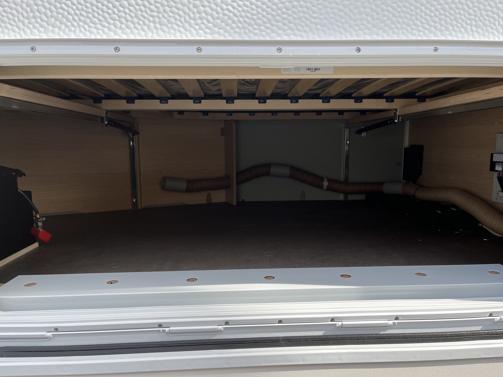 Caravane LMC Style 440 D | pack douche | pack batterie | chauffage gaz/électrique – Image 16