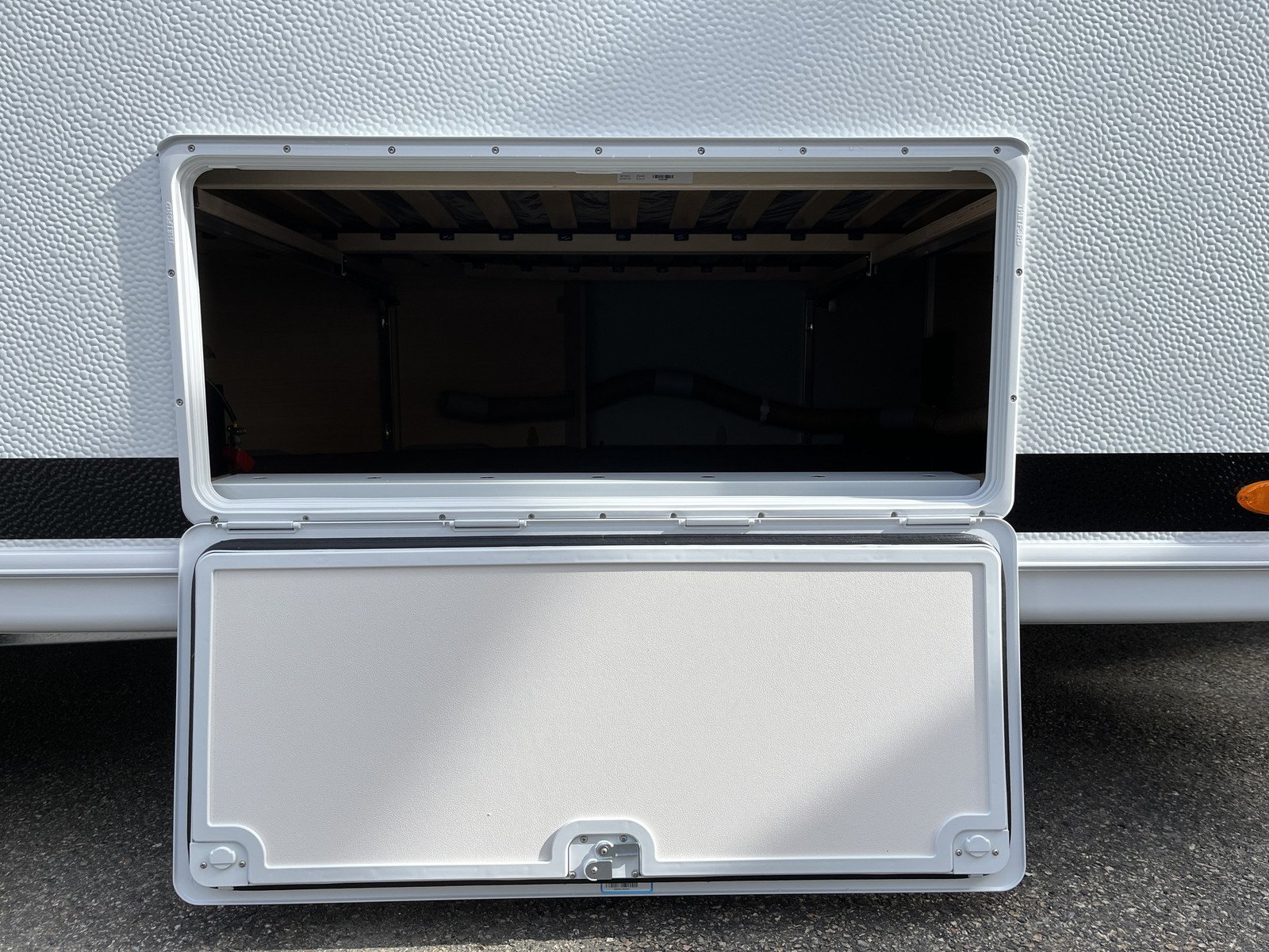 Caravane LMC Style 440 D | pack douche | pack batterie | chauffage gaz/électrique – Image 17