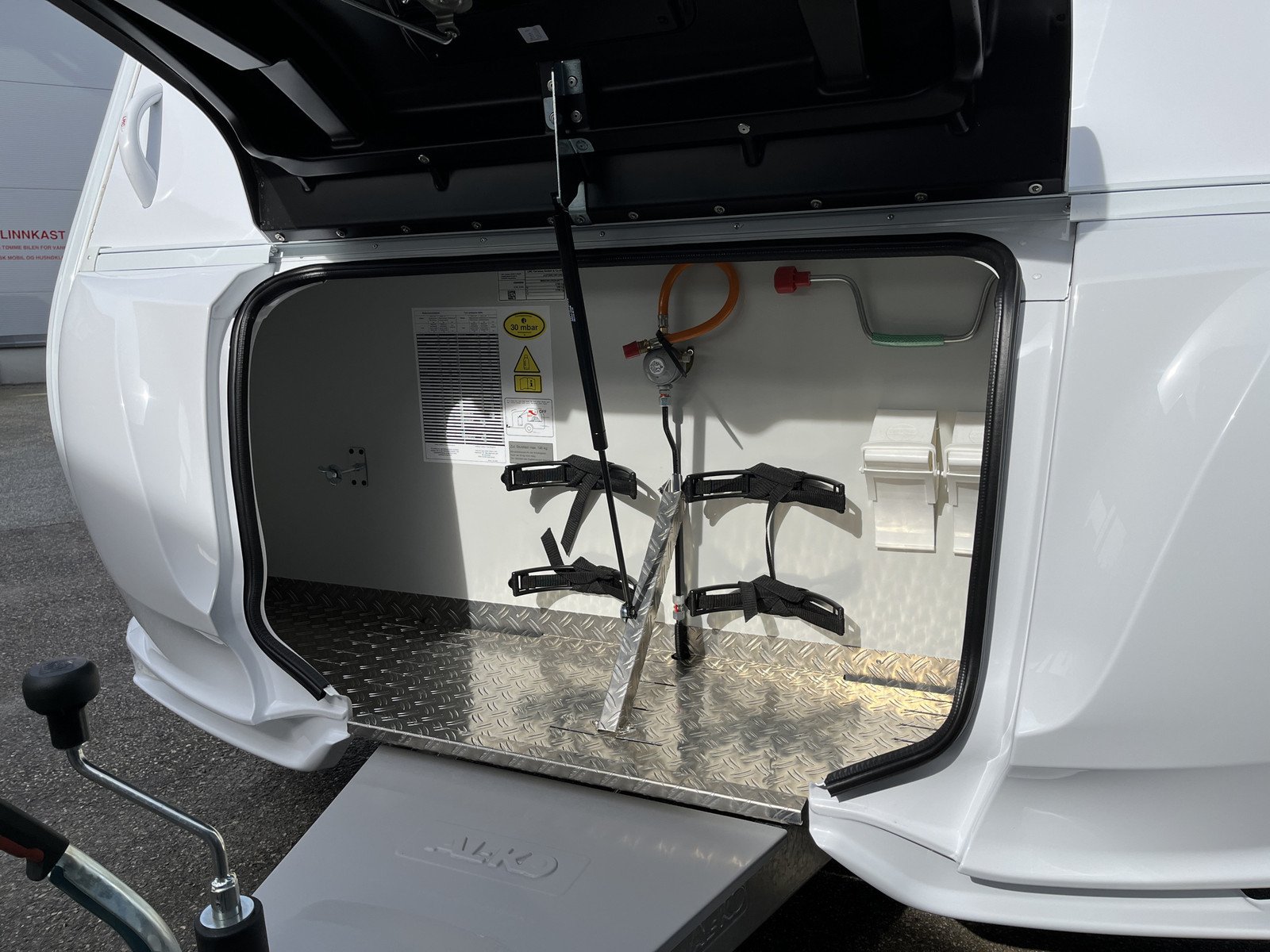 Caravane LMC Style 440 D | pack douche | pack batterie | chauffage gaz/électrique – Image 19