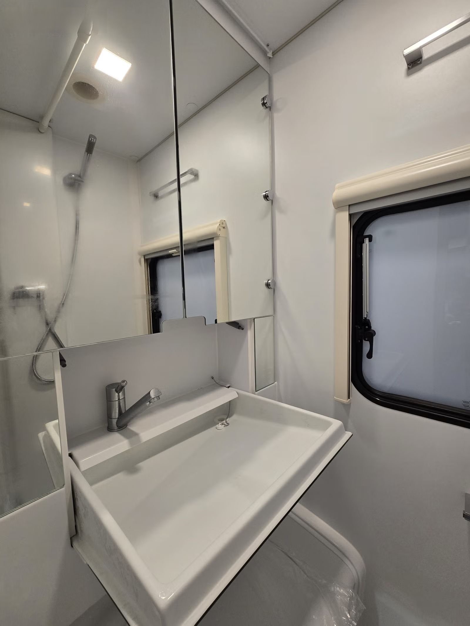 Caravane Adria Altea 502 UL 60Y Édition – Image 9