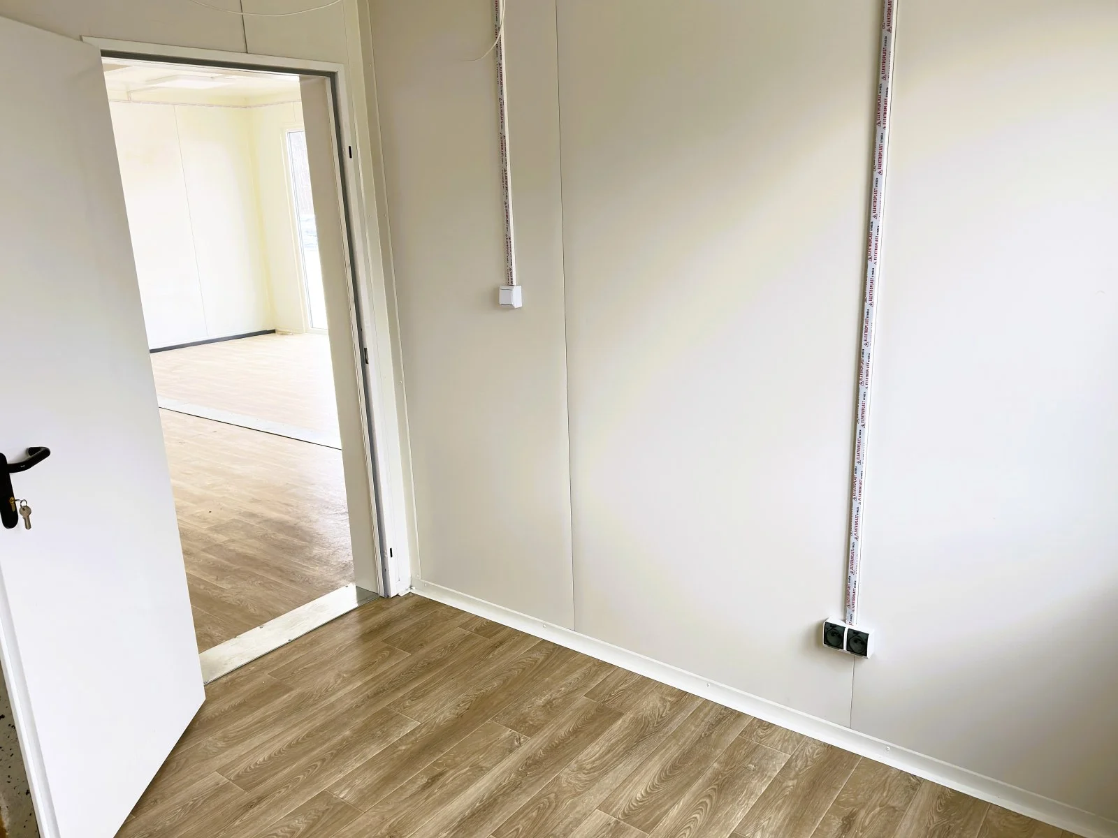 Conteneur Modulaire en panneaux sandwich – bureaux, commerces/logements, 6 pièces – 63 m² – Image 31