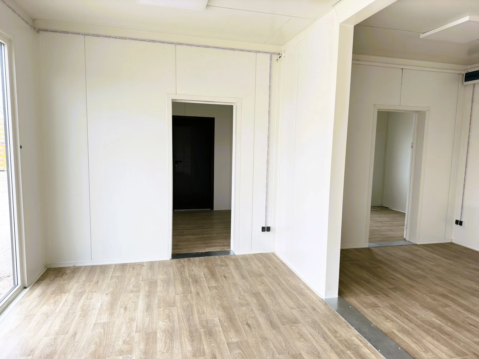 Conteneur Modulaire en panneaux sandwich – bureaux, commerces/logements, 6 pièces – 63 m² – Image 33